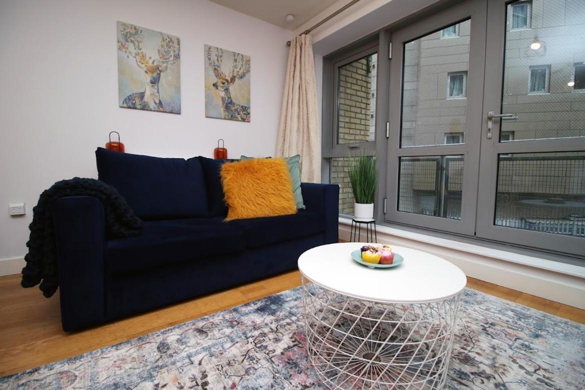 Bright 1bedroom Apartment, Location With Balcony *