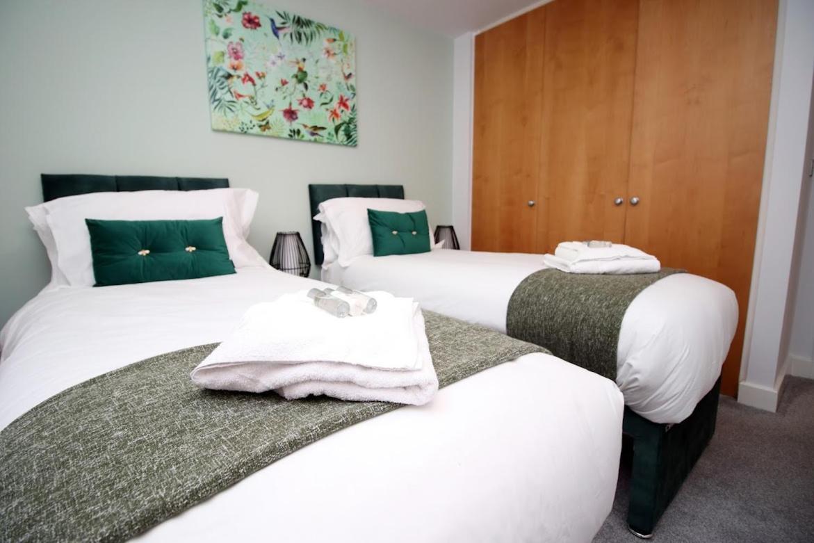 Bright 1bedroom Apartment, Location With Balcony Apartment *