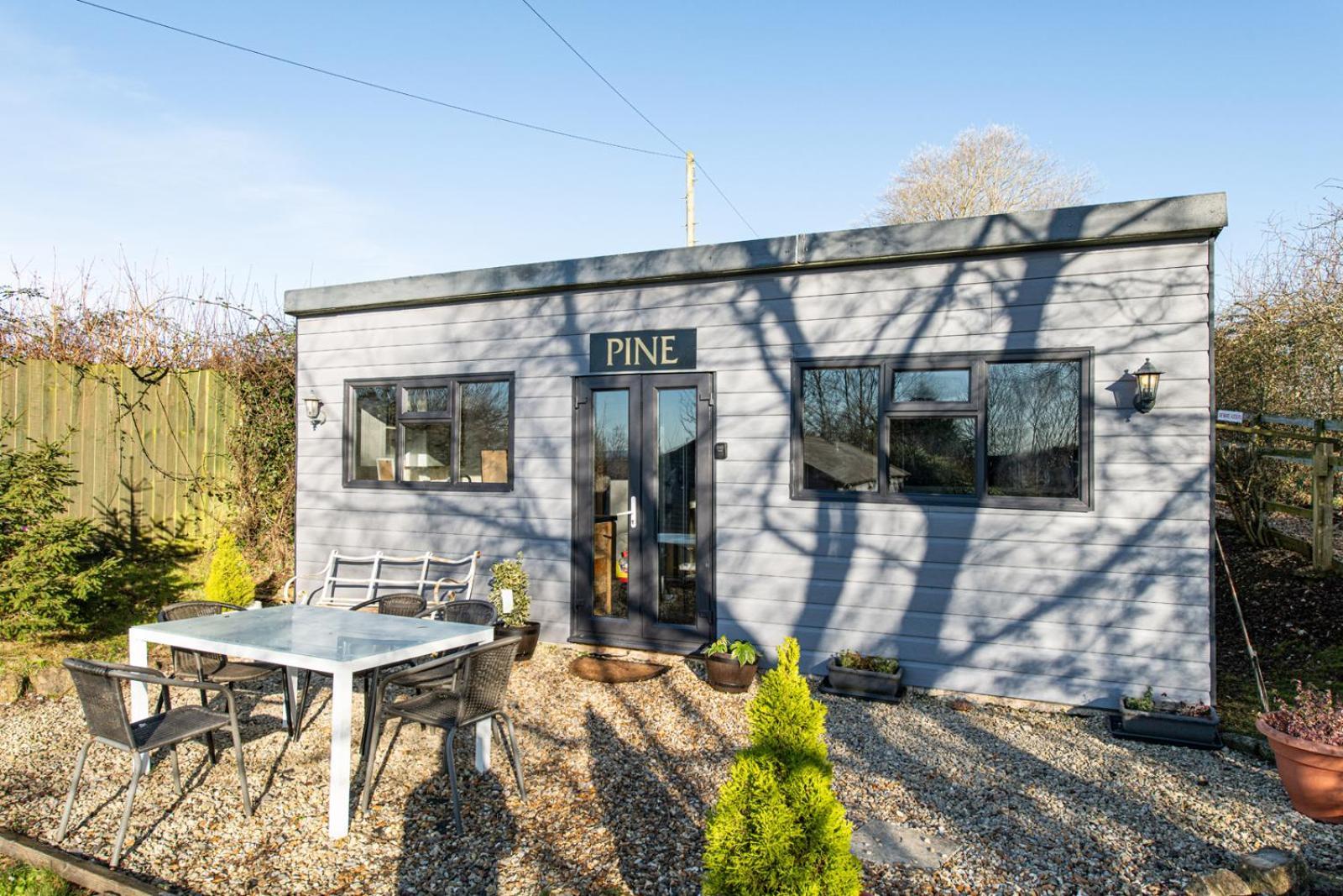 The Pine Including Games Room, Camp Fire & Hot Tub *