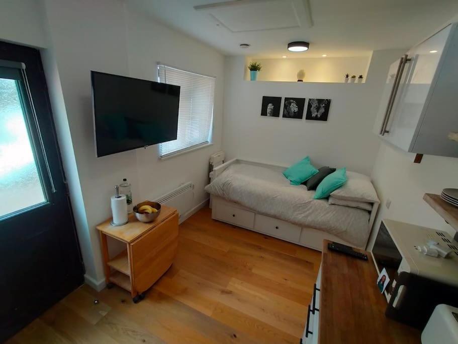 Private Self Contained Self Catering Flat Bristol