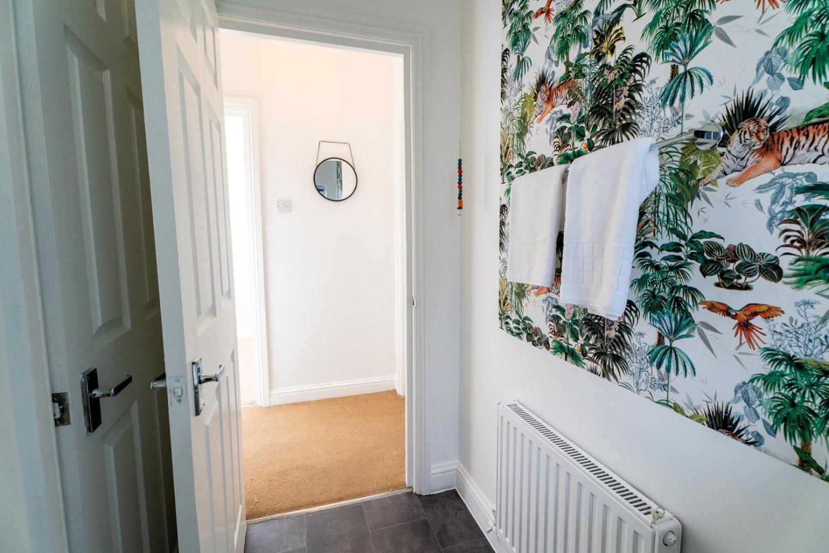 Cozy Urban Retreat | Modern 1br | Free Parking Apartment Bristol