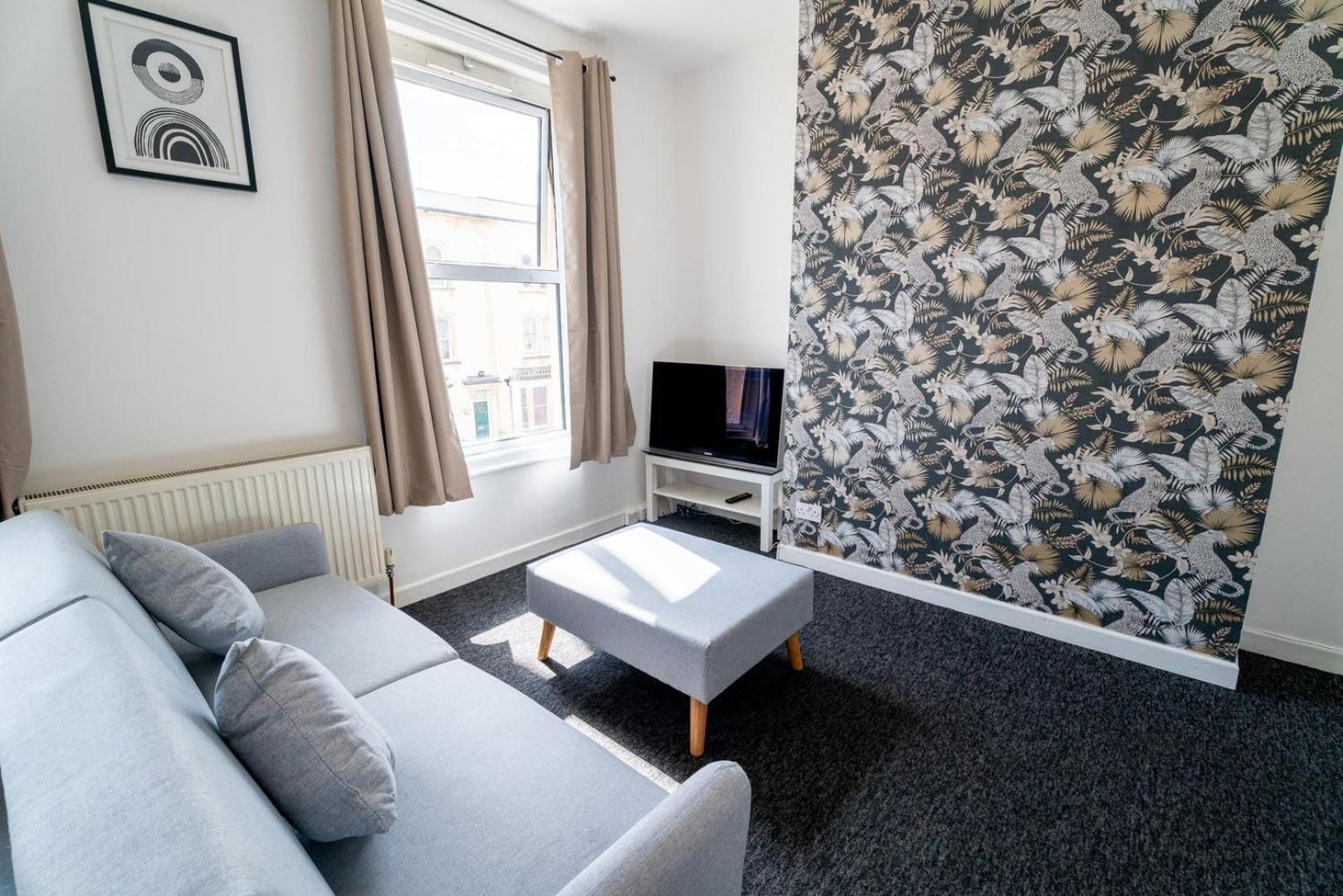 Cozy Urban | Retreat Modern 1br | Free Parking Apartment Bristol