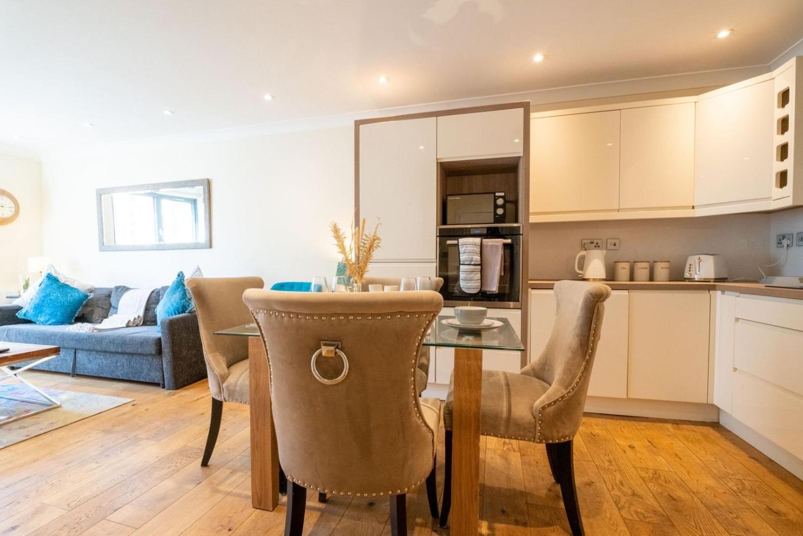 Apartment Vibrant Old 2br - Full Kitchen Wifi Bristol