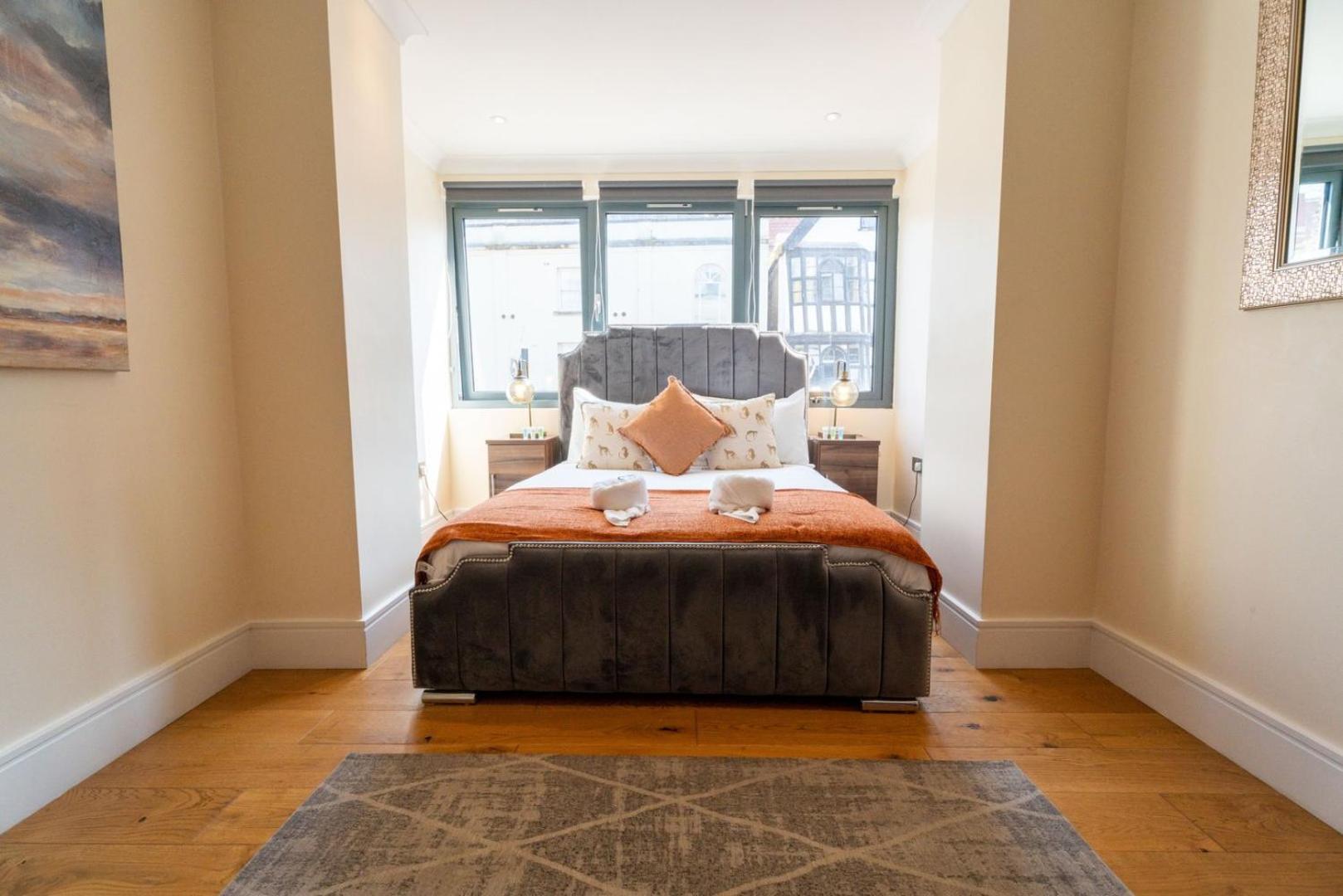 Vibrant Old 2br - Full Kitchen Wifi Apartment Bristol