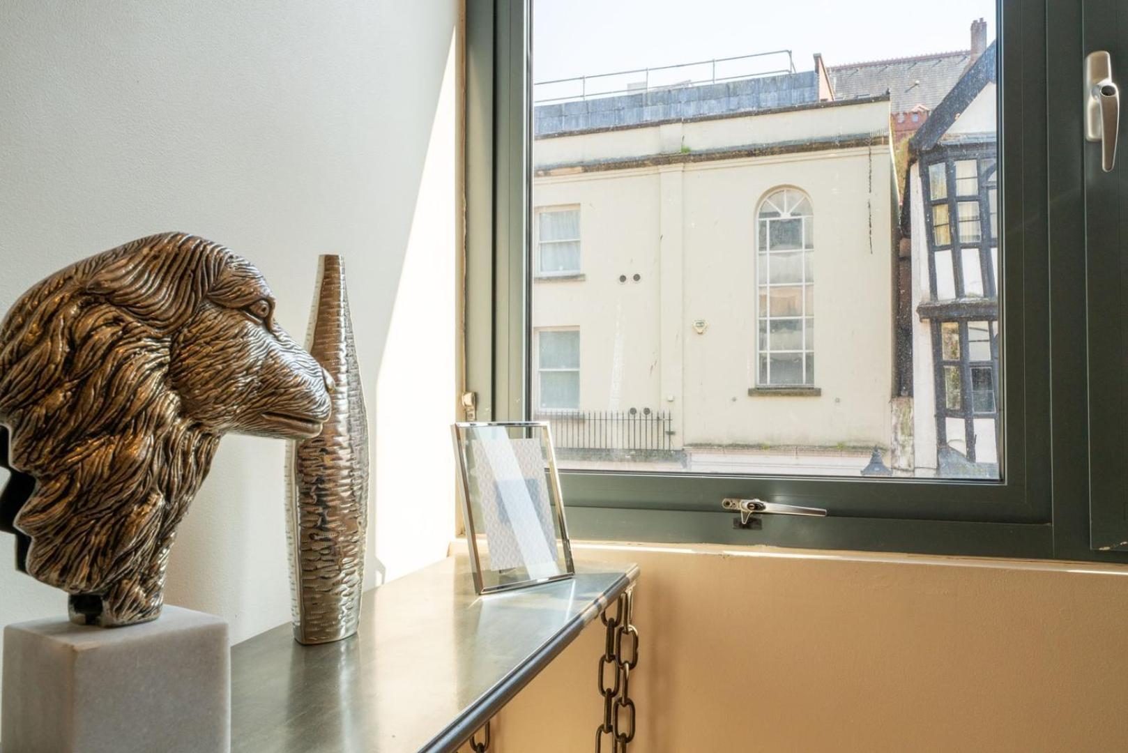 Vibrant Old 2br - Full Kitchen Wifi Apartment *