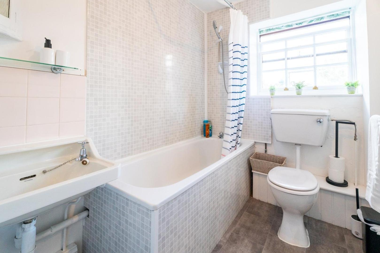 Cohost Partners | 4br/2ba | Free Parking | Wifi