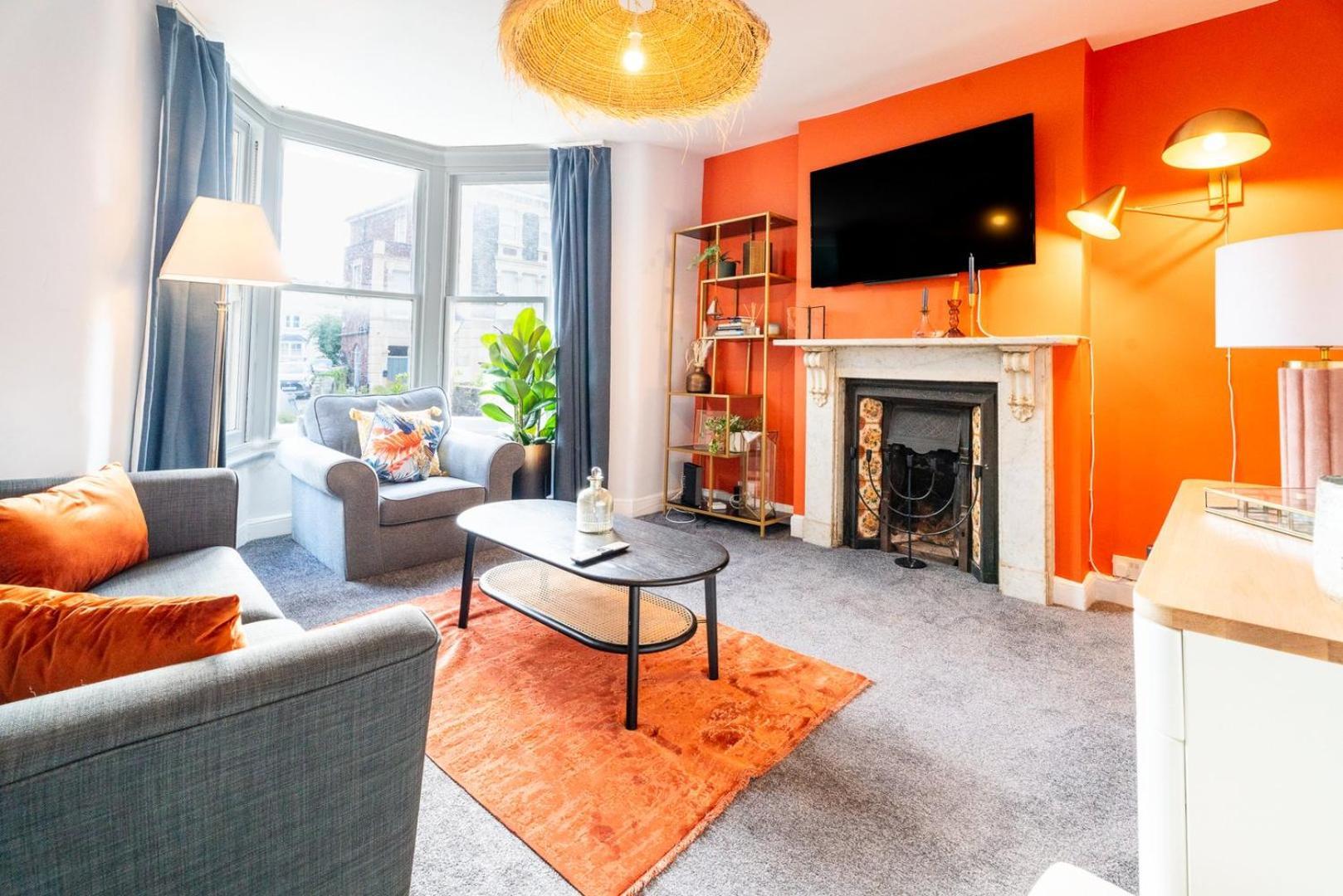 Guest house Cohost Partners | 4br/2ba | Free Parking | Wifi *