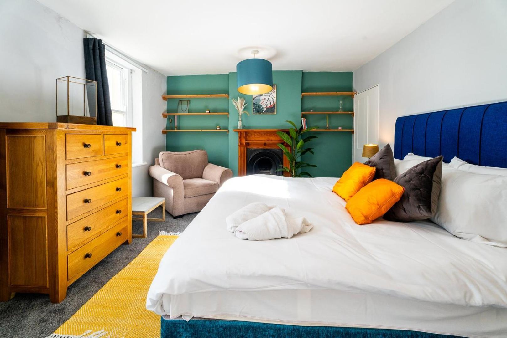 Cohost Partners | 4br/2ba | Free Parking | Wifi