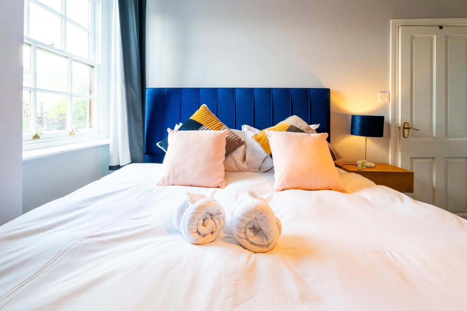Guest house Cohost Partners | 4br/2ba | Free Parking | Wifi Bristol