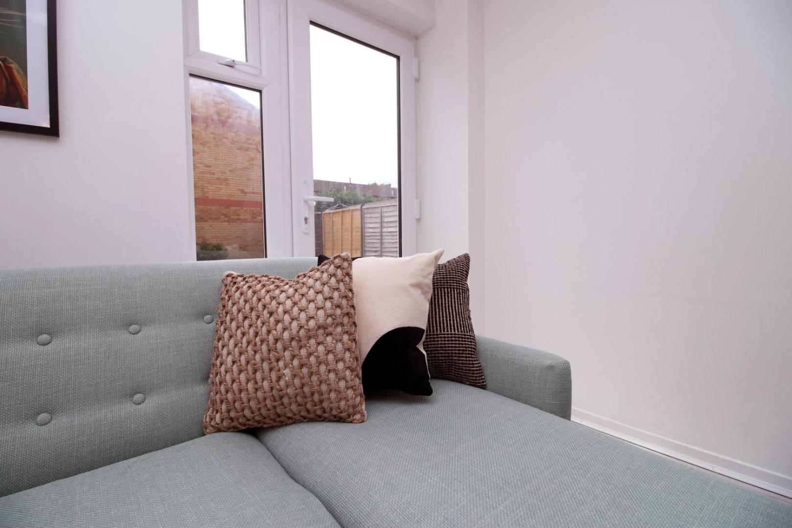 Guest house 4 Bedroom With Free On Street Parking Bristol