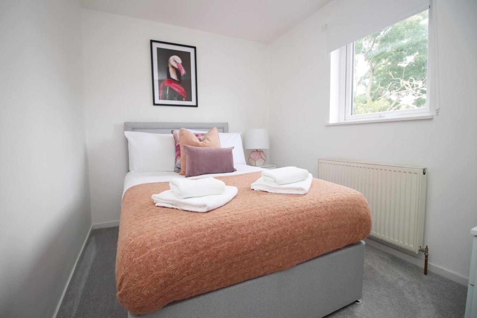 4 Bedroom With Free On Street Parking Bristol