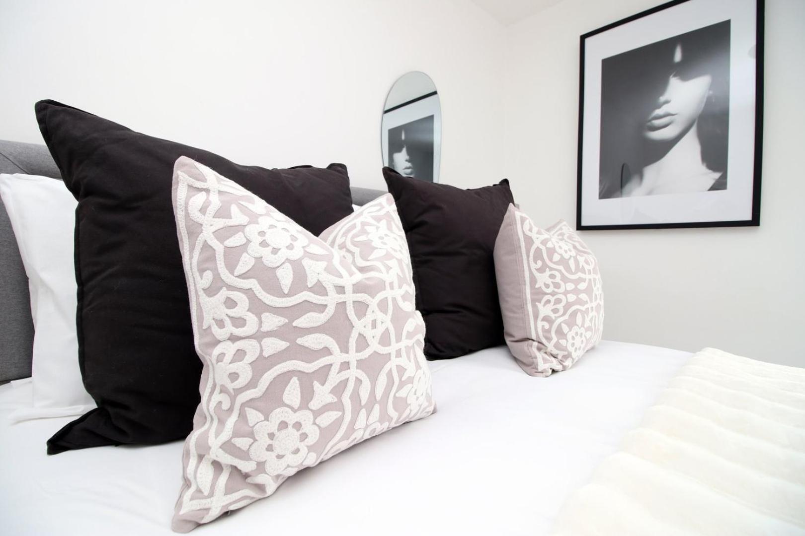 4 Bedroom With Free On Street Parking Bristol