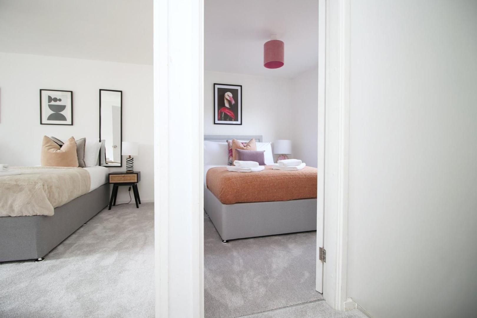 4 Bedroom With Free On Street Parking Guest house