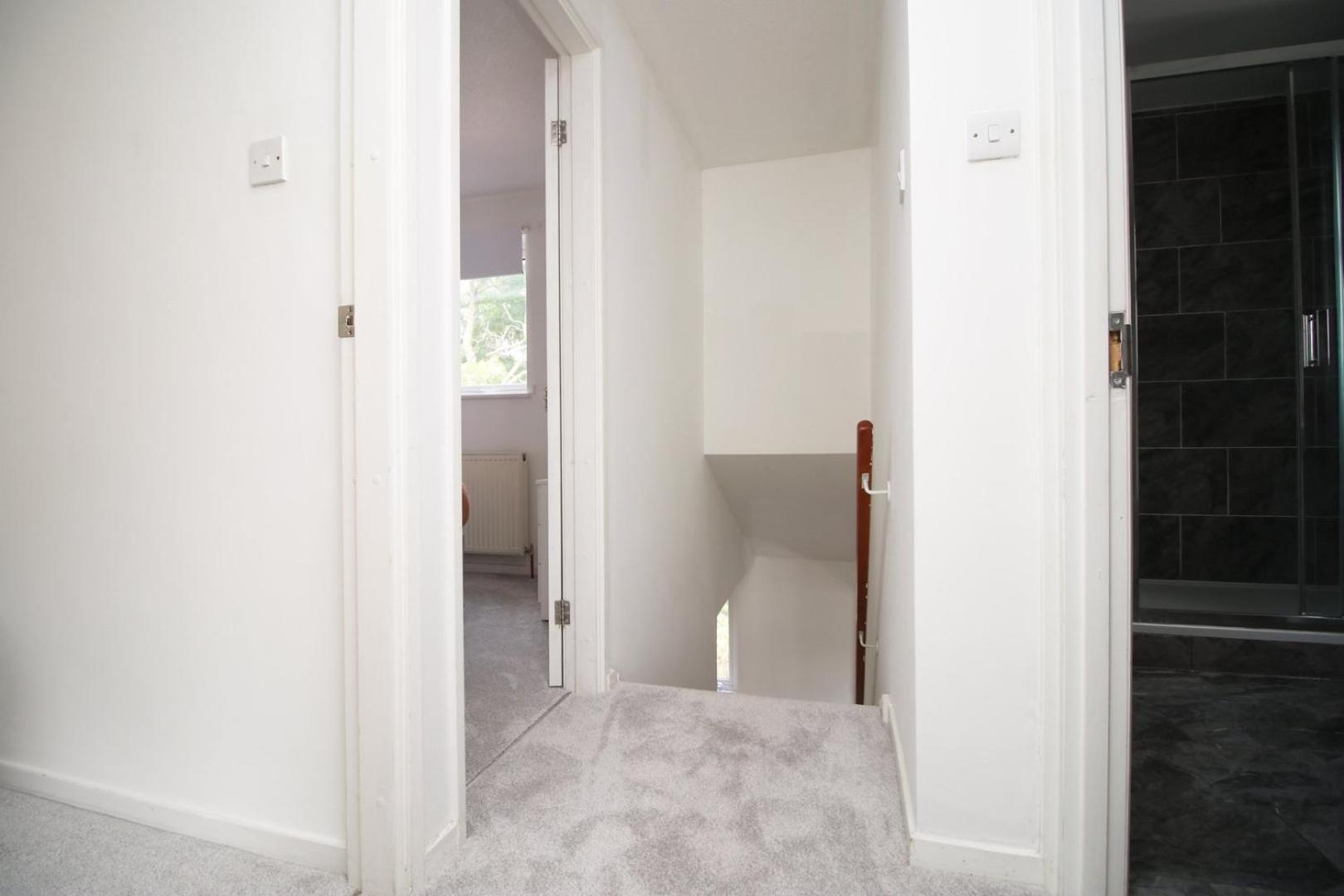 Guest house 4 Bedroom With Free On Street Parking Bristol