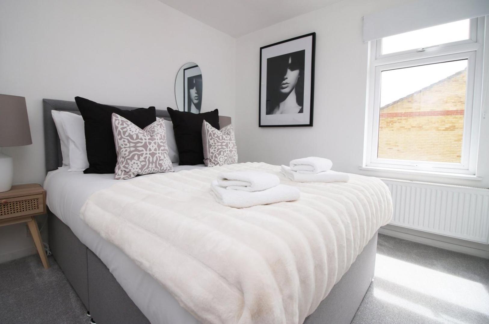 4 Bedroom With Free On Street Parking Guest house *