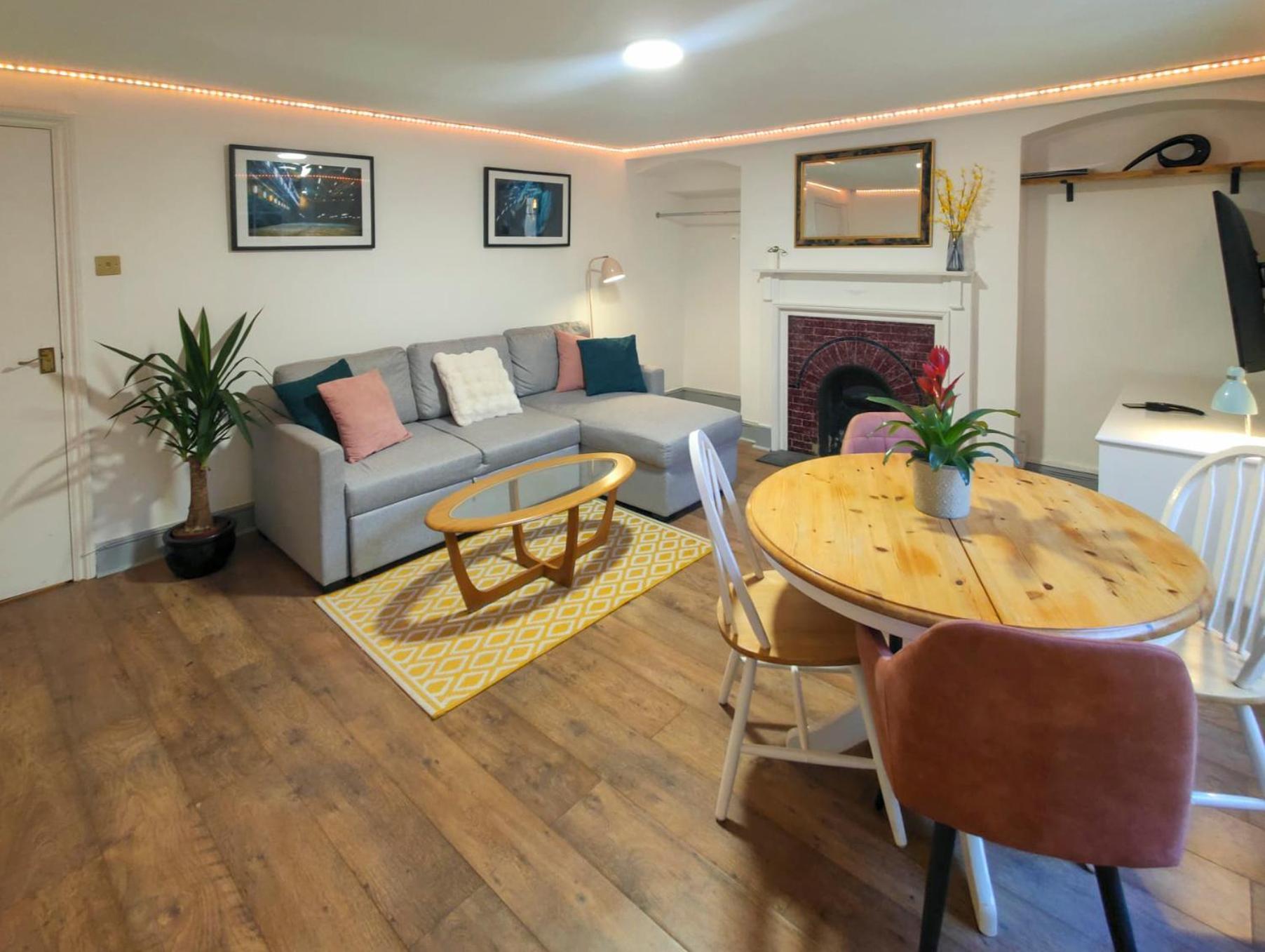 Apartment Base78, Your Place In Bristoi, Close To Station, Harbourside &