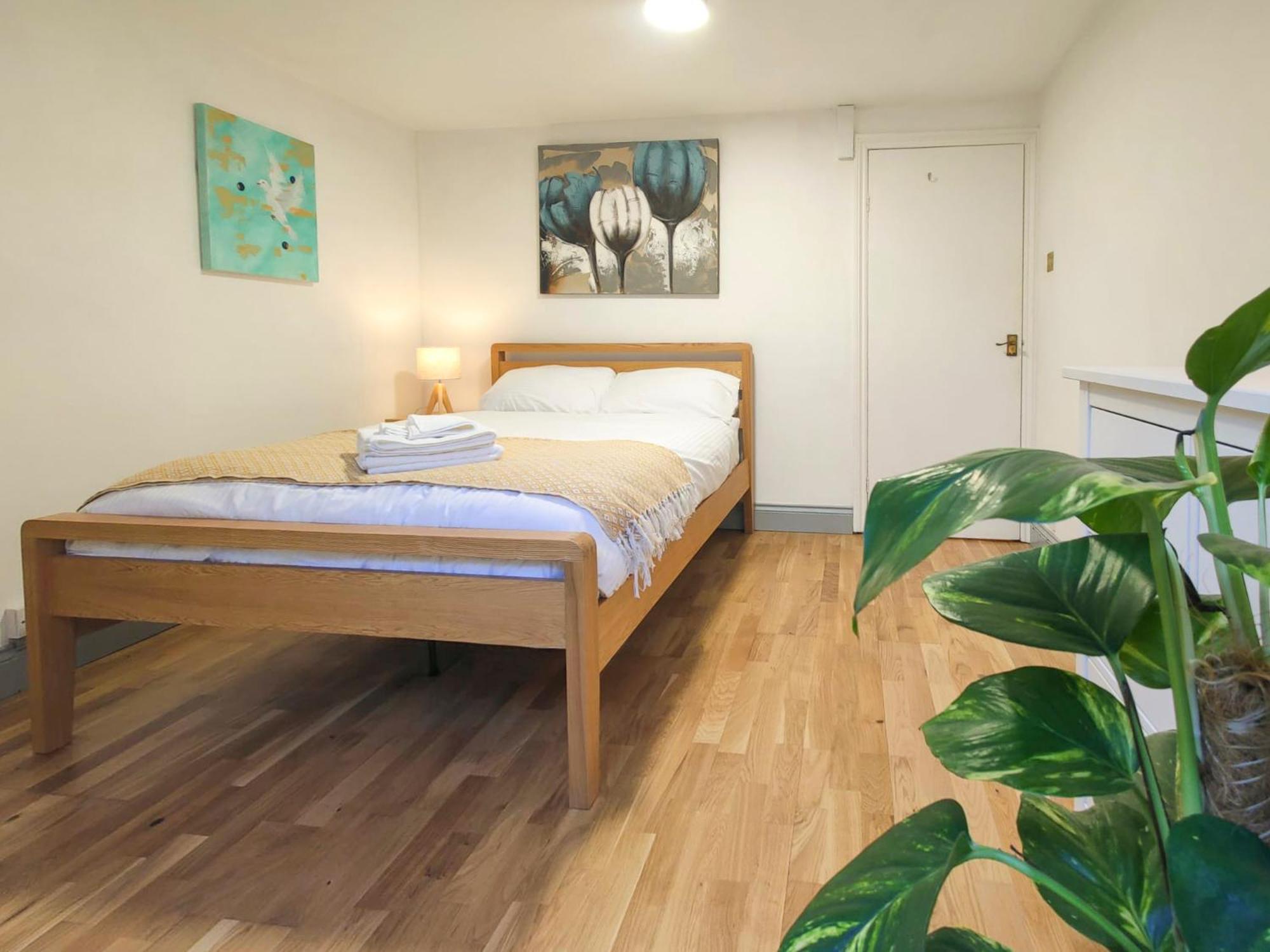 Apartment Base78, Your Place In Bristoi, Close To Station, Harbourside & *