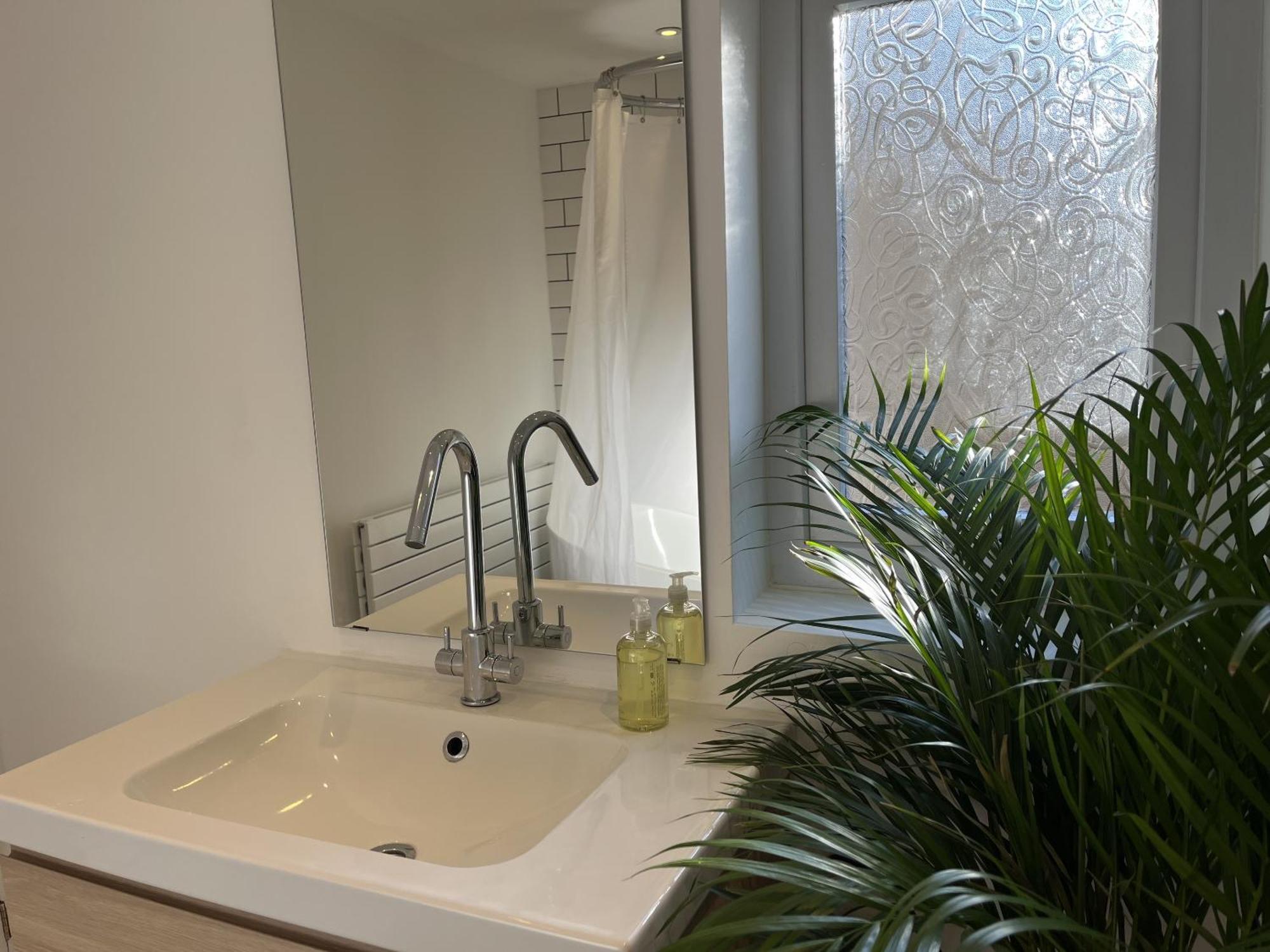 Restored Victorian With Private Garden Bristol