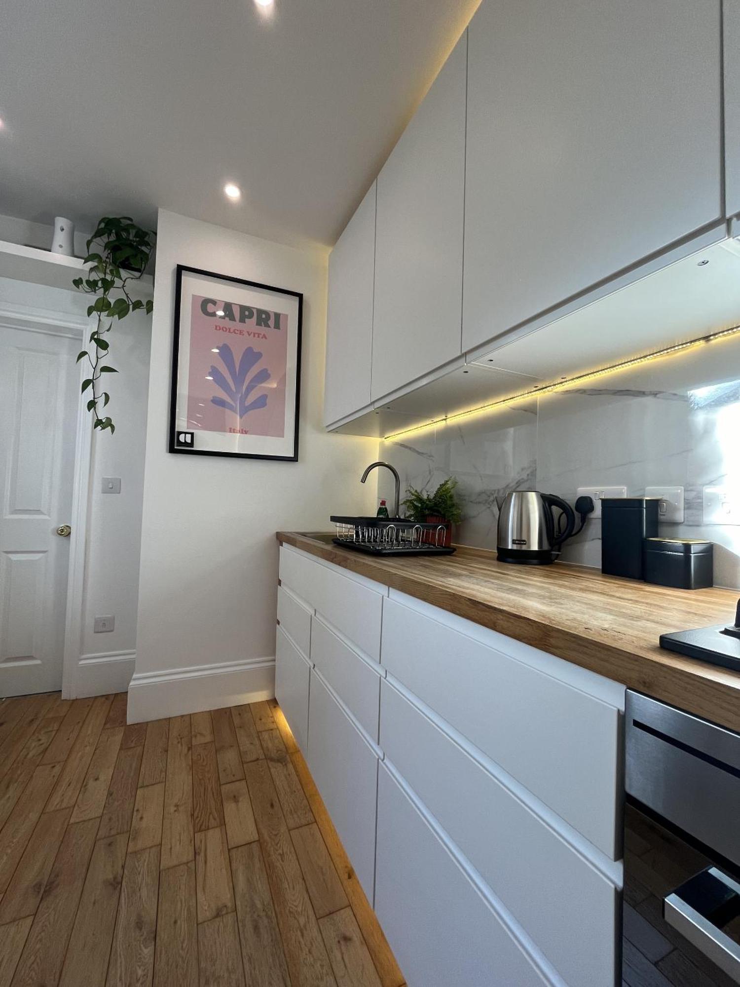 Restored Victorian With Private Garden Holiday home