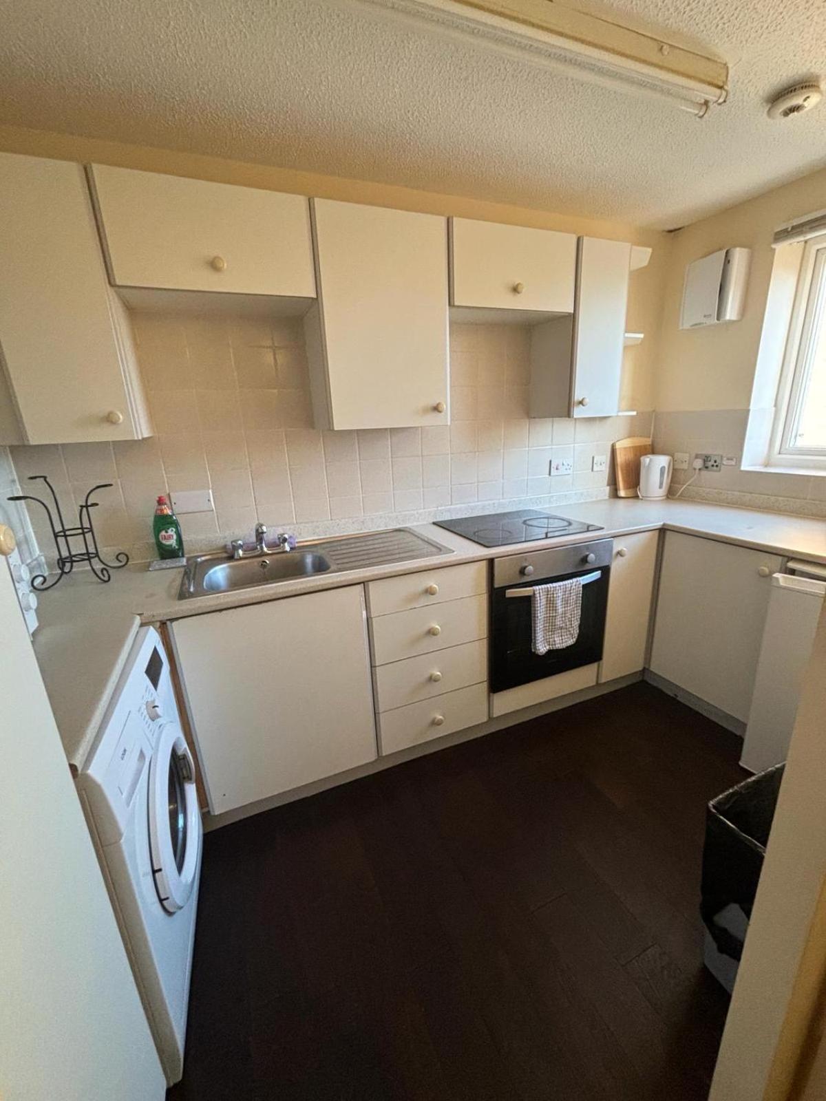 Apartment One Bedroom Flat And Spare Bed *