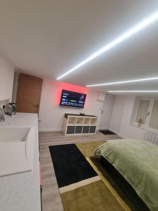 Apartment Converted Garage Ensuite *