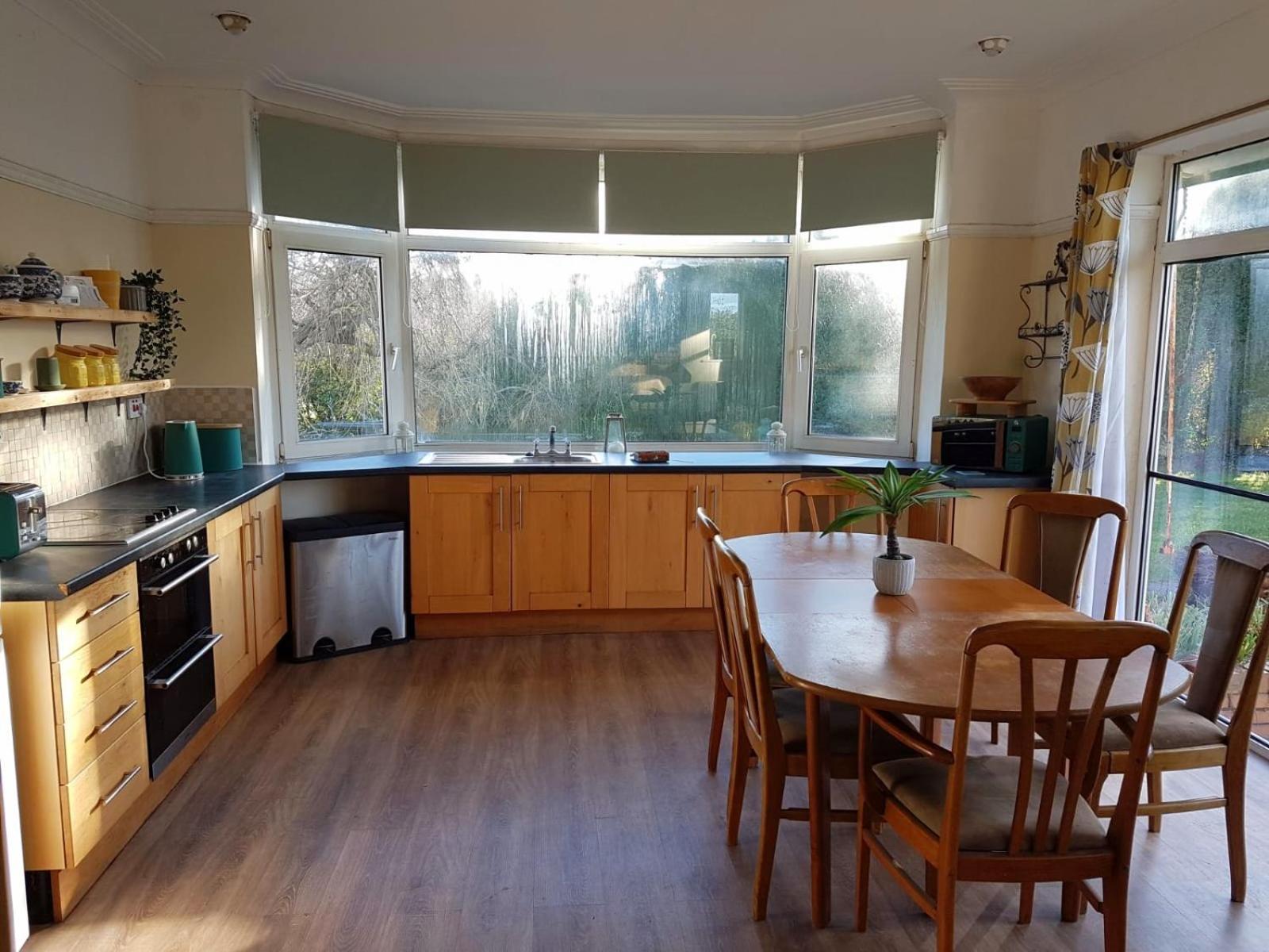 4 Bedroom Country Holiday home *