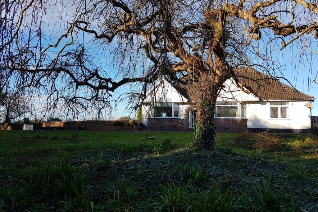 4 Bedroom Country *
