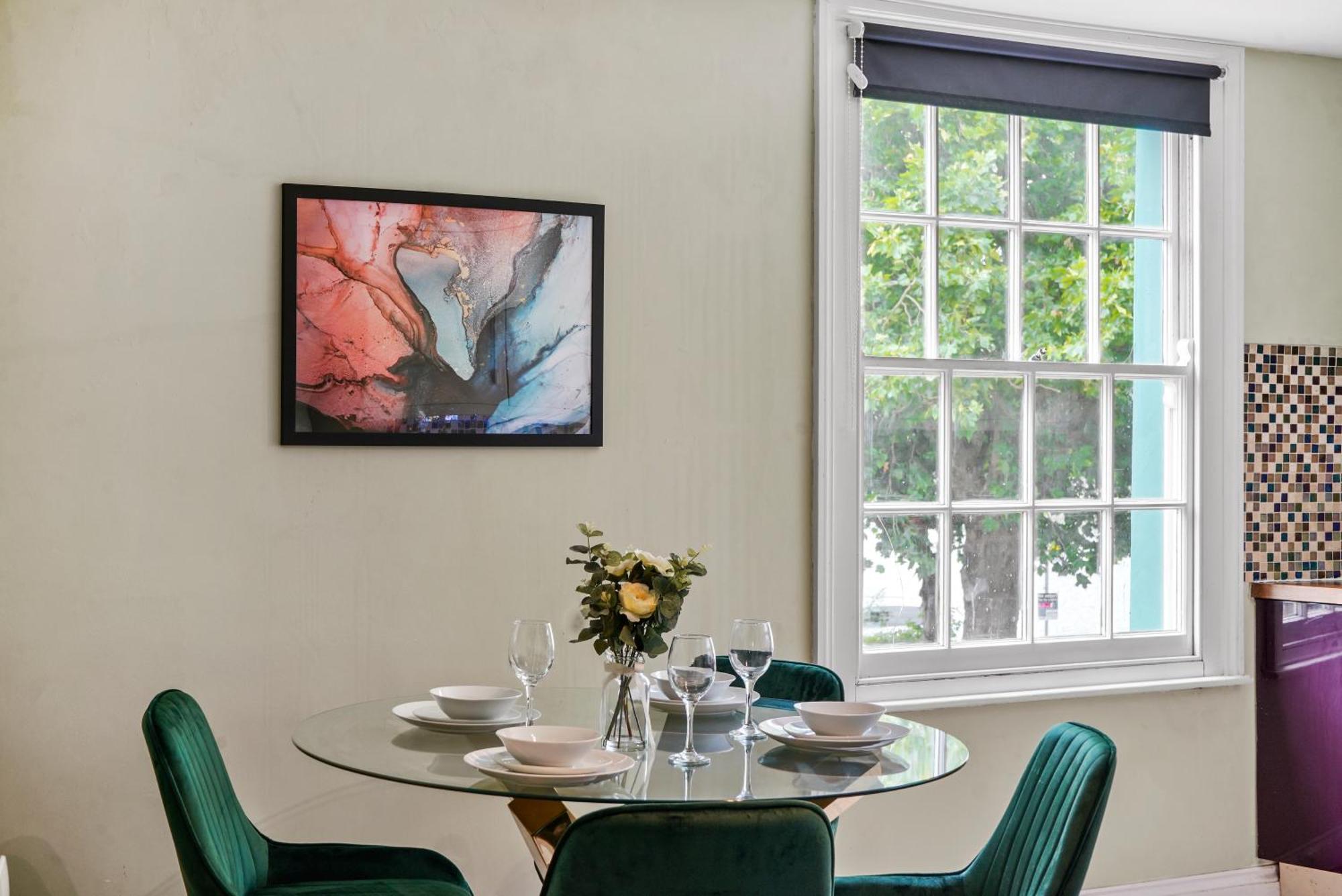 Apartment Harbourside Heaven In - Sleeps 8 Bristol