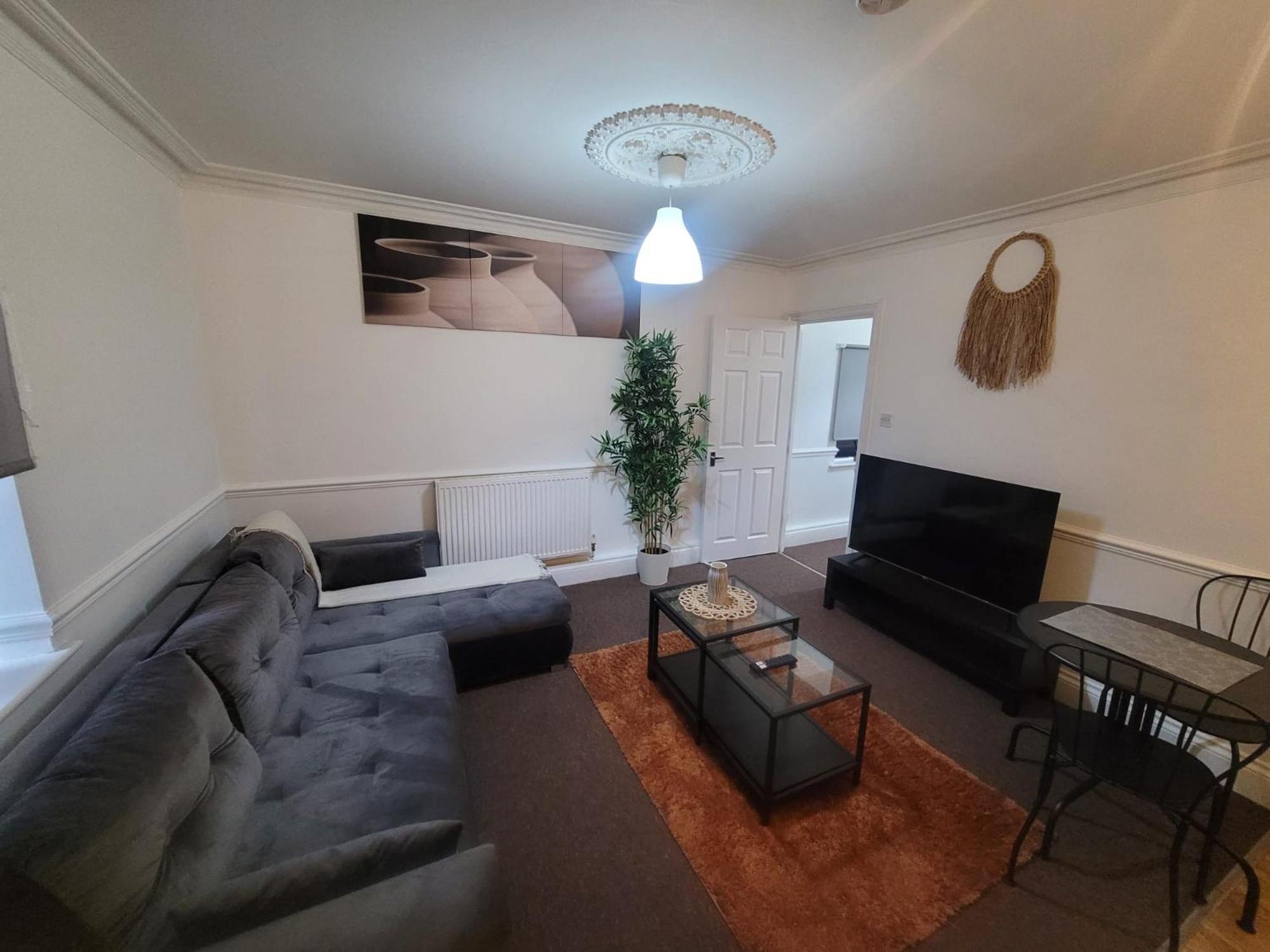 Nariken Apartment *