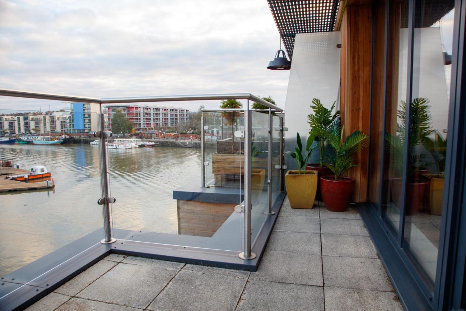 The Boat House By Cliftonvalley Apartment