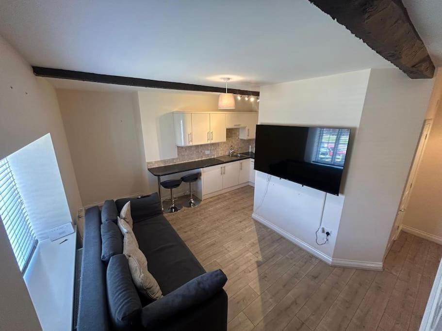 1 Bed Flat, Free Parking, 5 Min Walk To Airbus Apartment Bristol