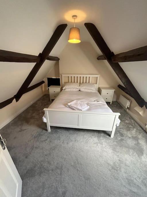 Apartment 1 Bed Flat, Free Parking, 5 Min Walk To Airbus Bristol