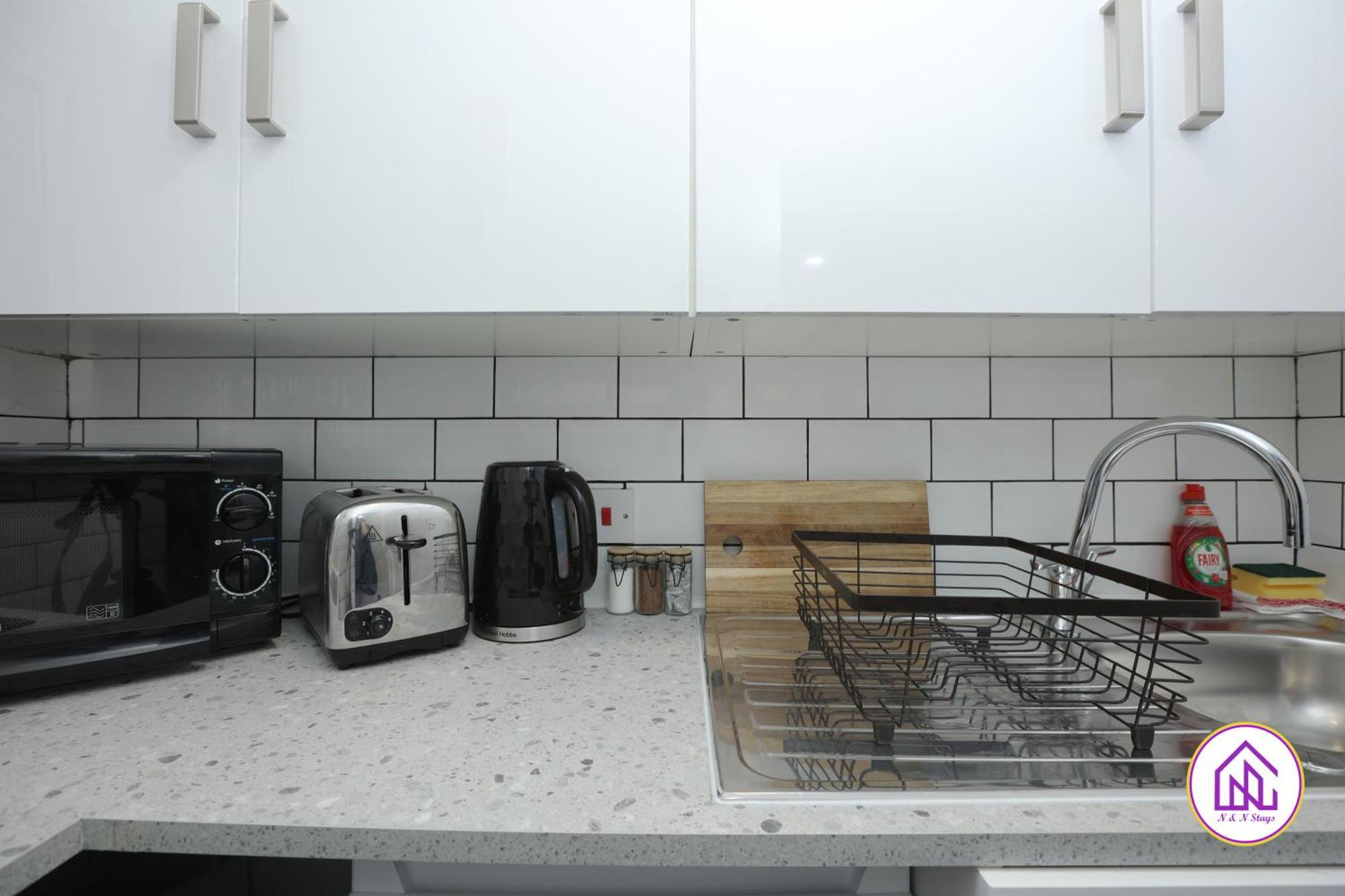 Aberdeen Apartments, Redland, Great Location Apartment