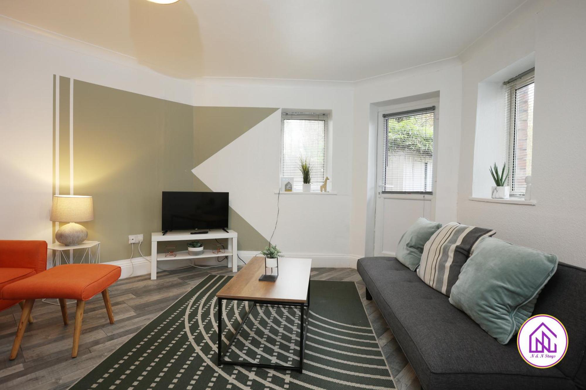 Aberdeen Apartments, Redland, Great Location Apartment
