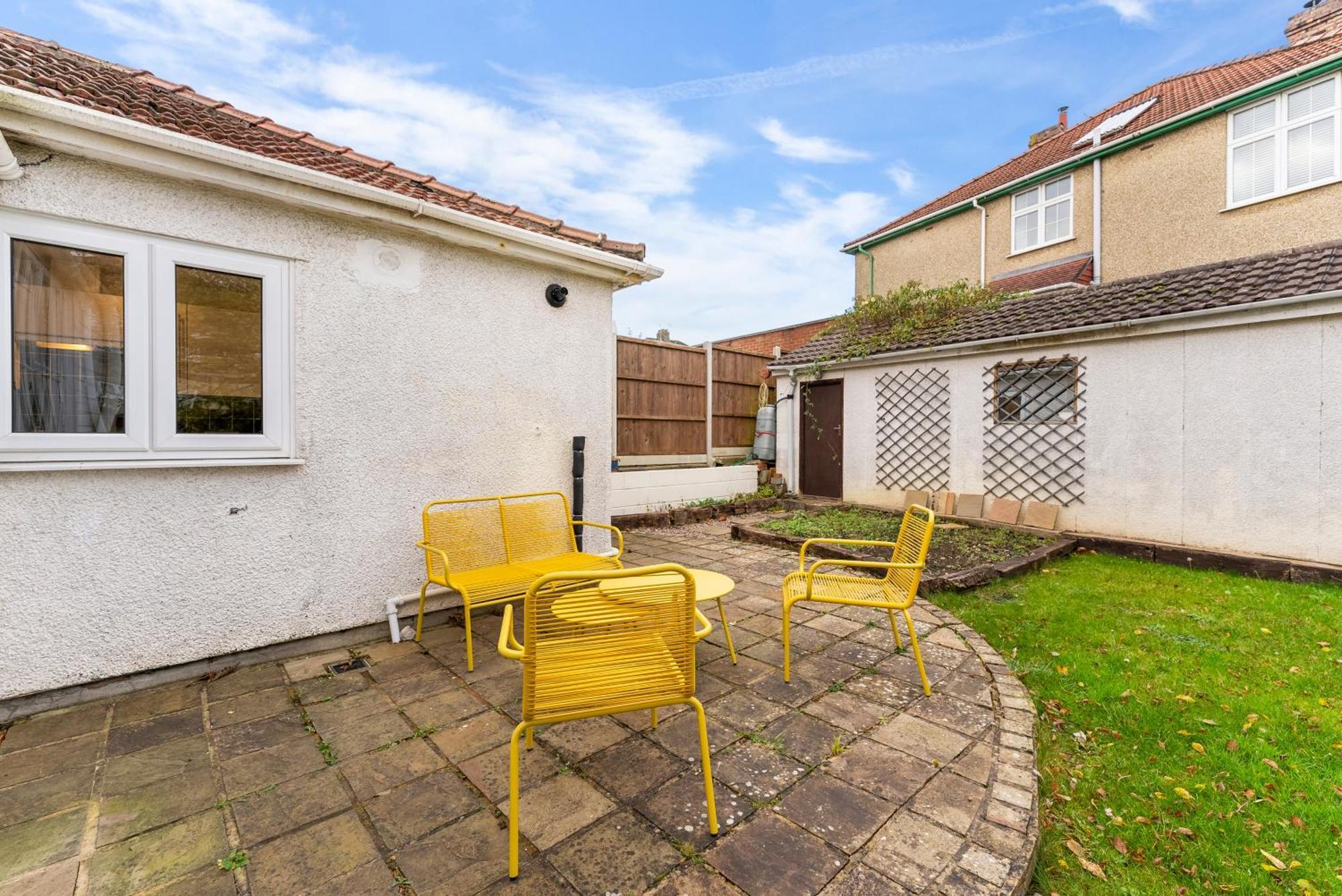 Stunning 4-bed - Garden - Sleeps 14 *