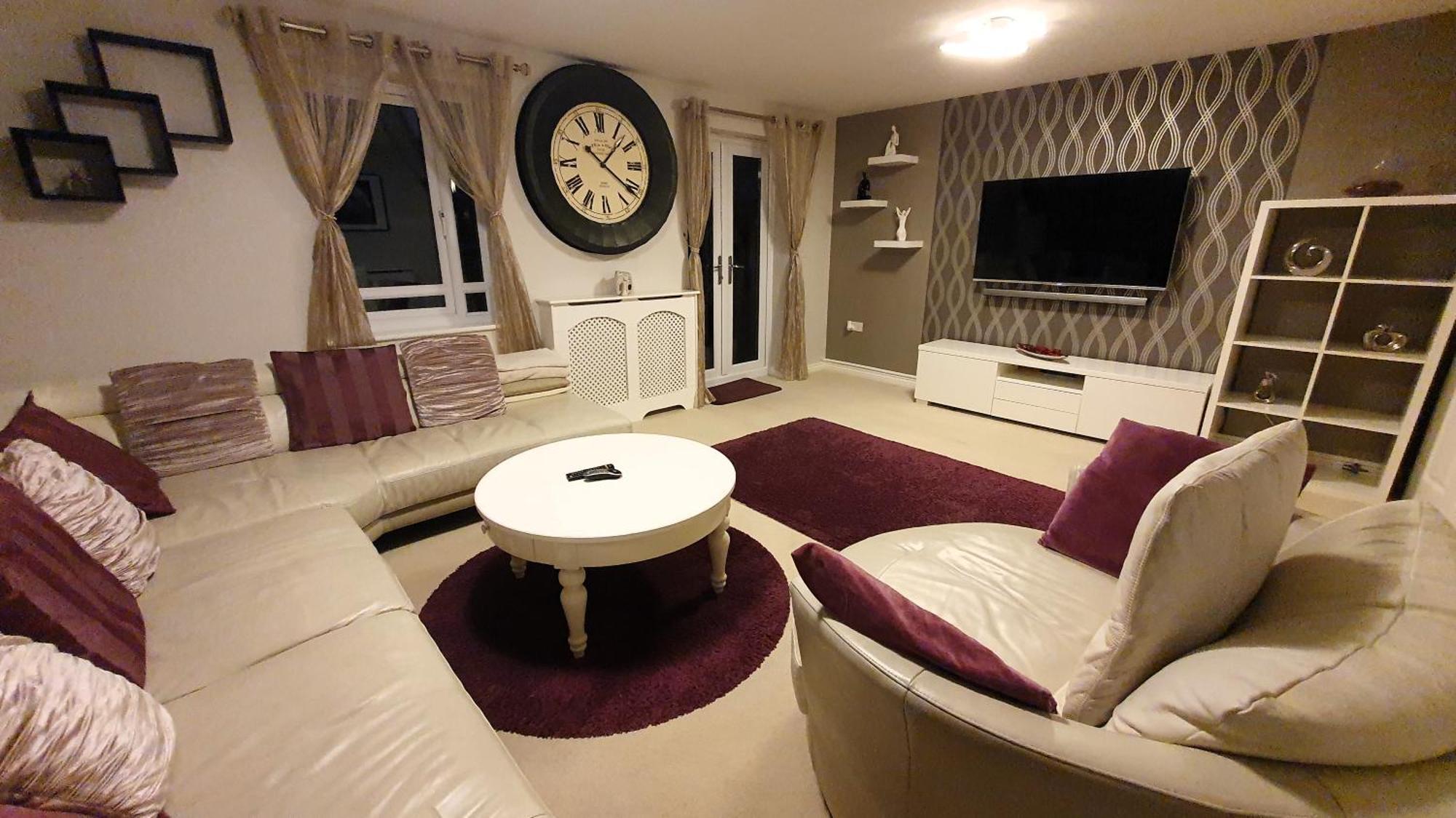 Entire In Cheswick Village Homestay Bristol
