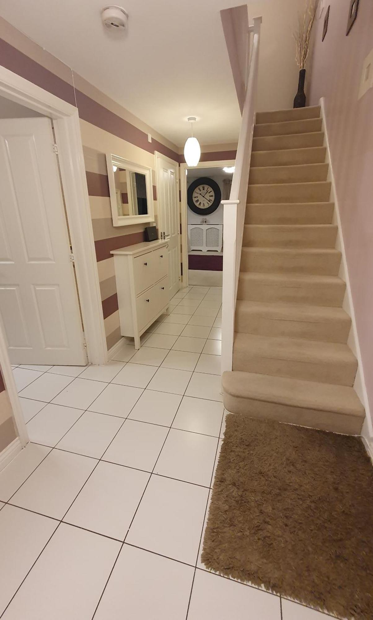 Entire In Cheswick Village Homestay