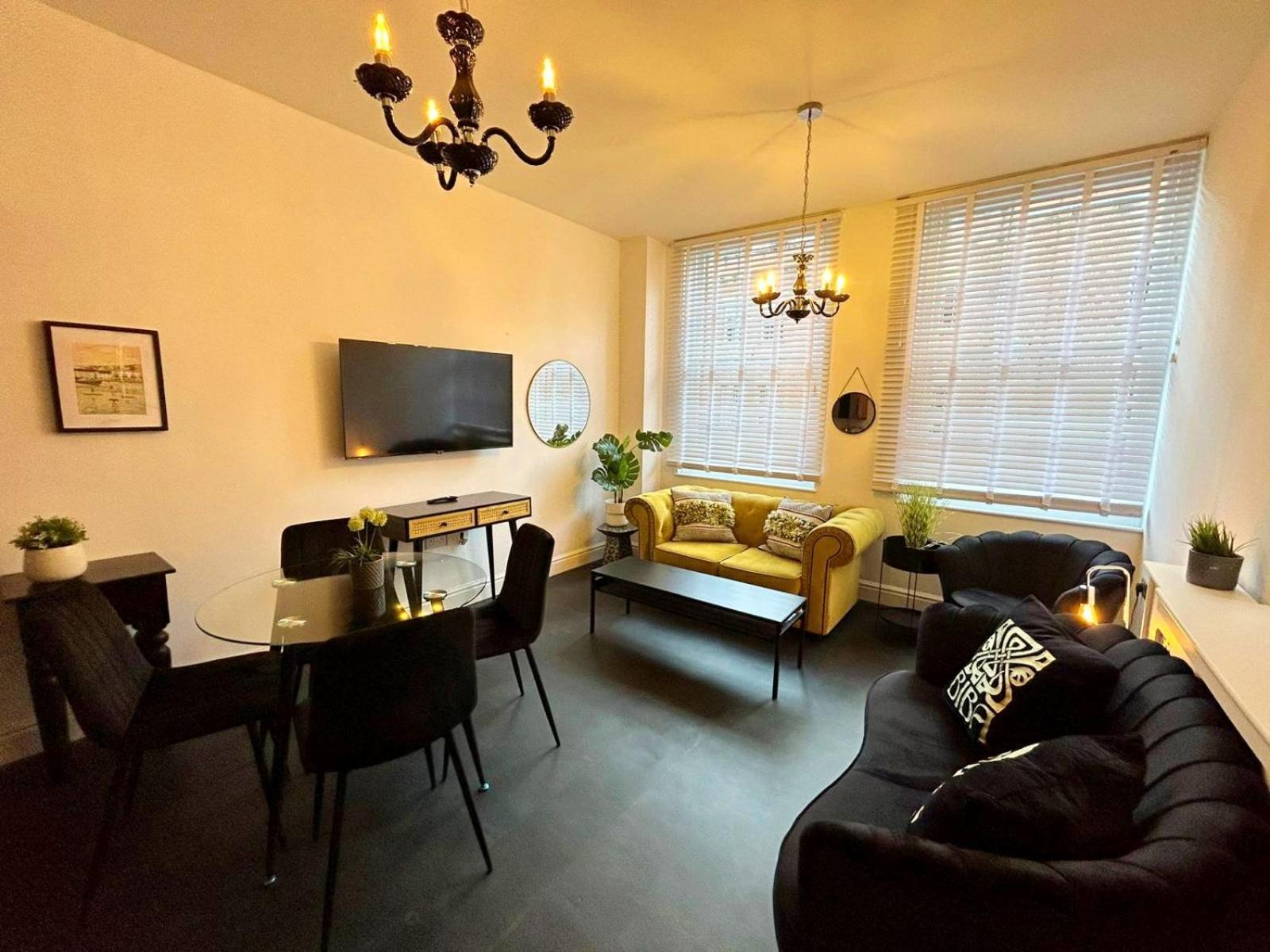 - Cabot Circus Apartment