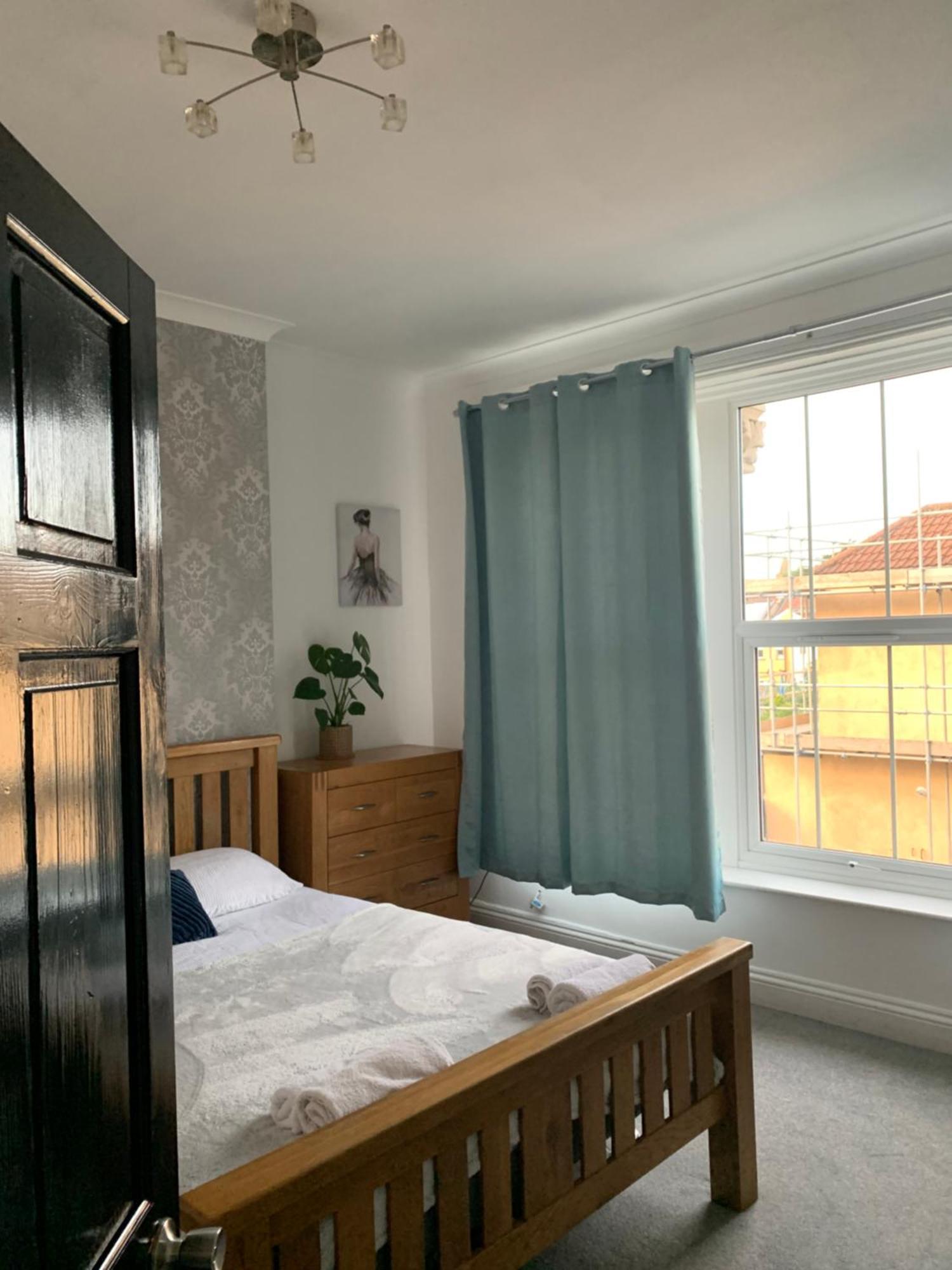 Stylish 91sqm Victoria 2 Bedroom Bristol