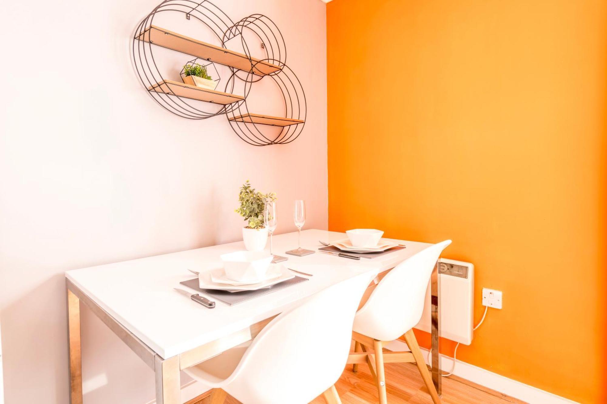 Apartment Prime Location - Modern City Apartment! *