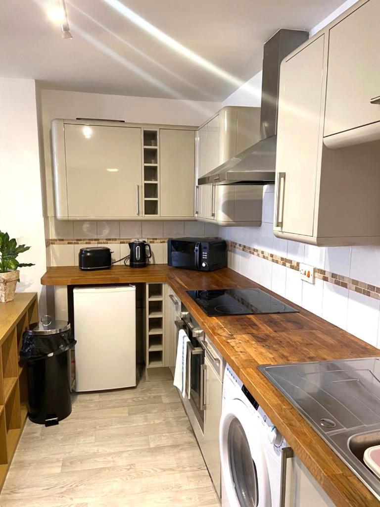 - Cabot Circus Apartment