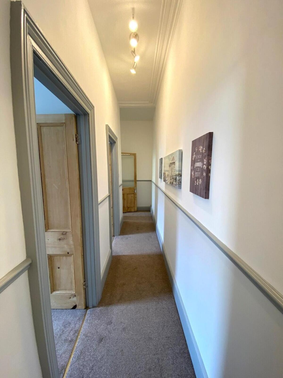 Lovely Victorian In Clifton Village Apartment