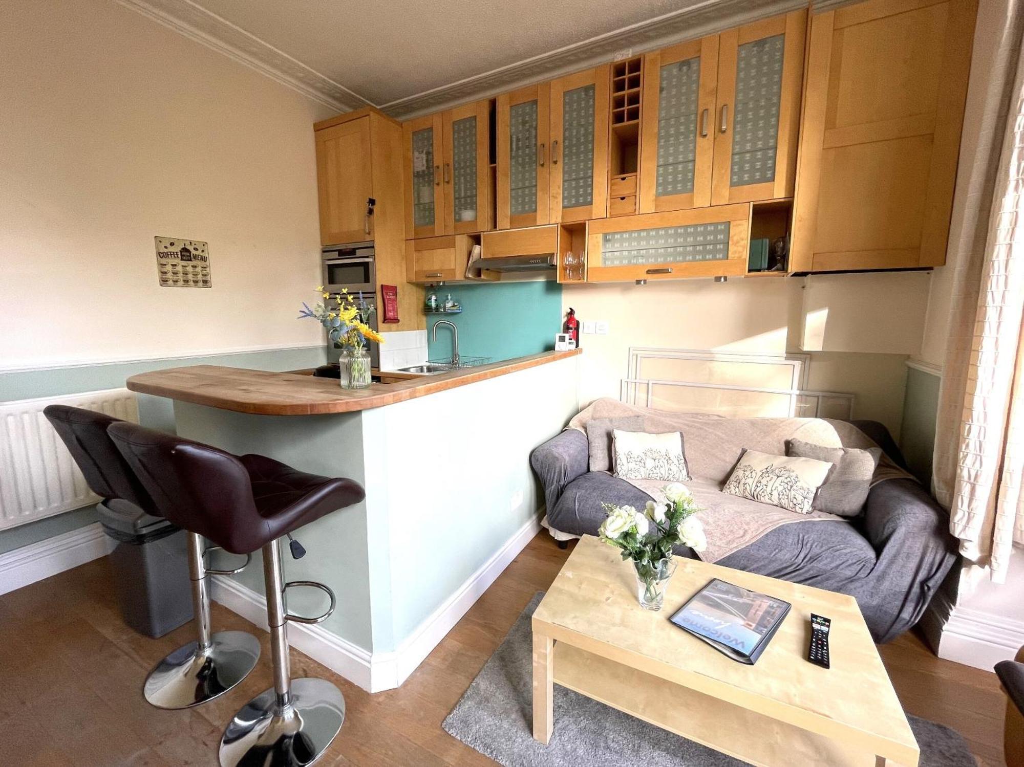 Lovely Victorian In Clifton Village Apartment *