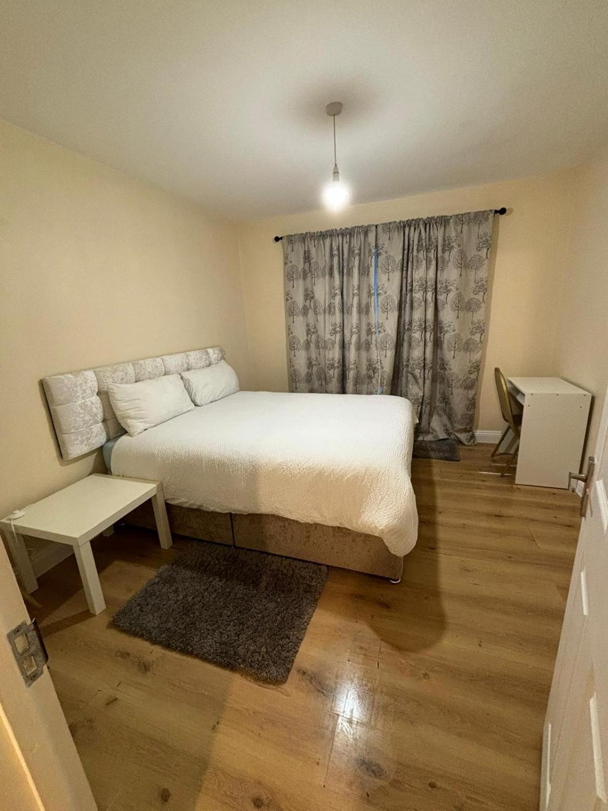 Guest house Shared House In Chakeshill Drive Bristol