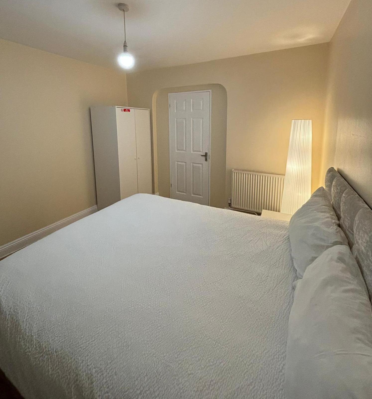 Shared House In Chakeshill Drive Guest house