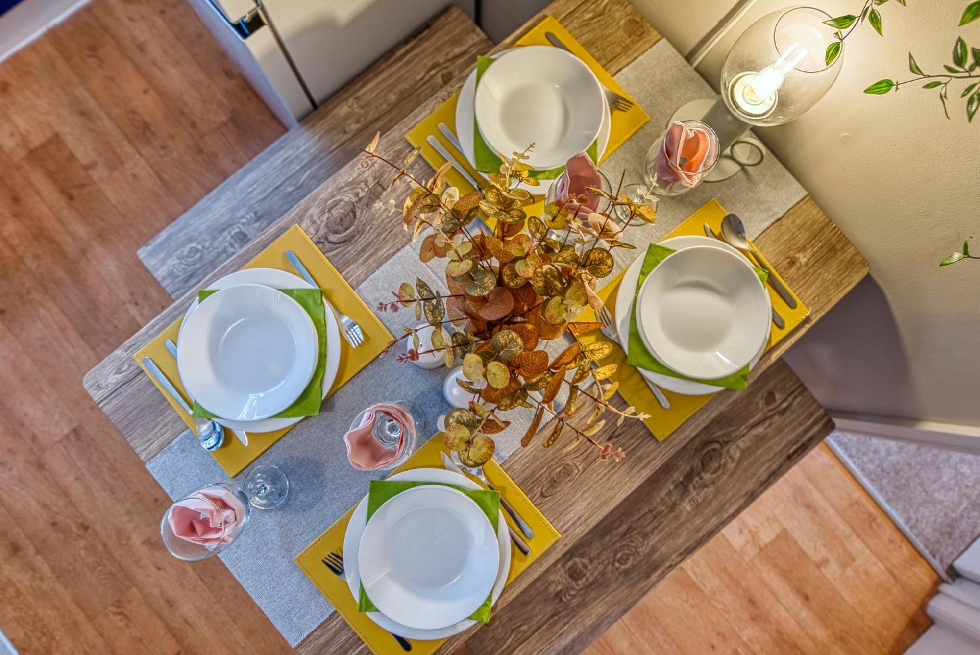Boutique Flat - Parking - Sleeps 9 Bristol