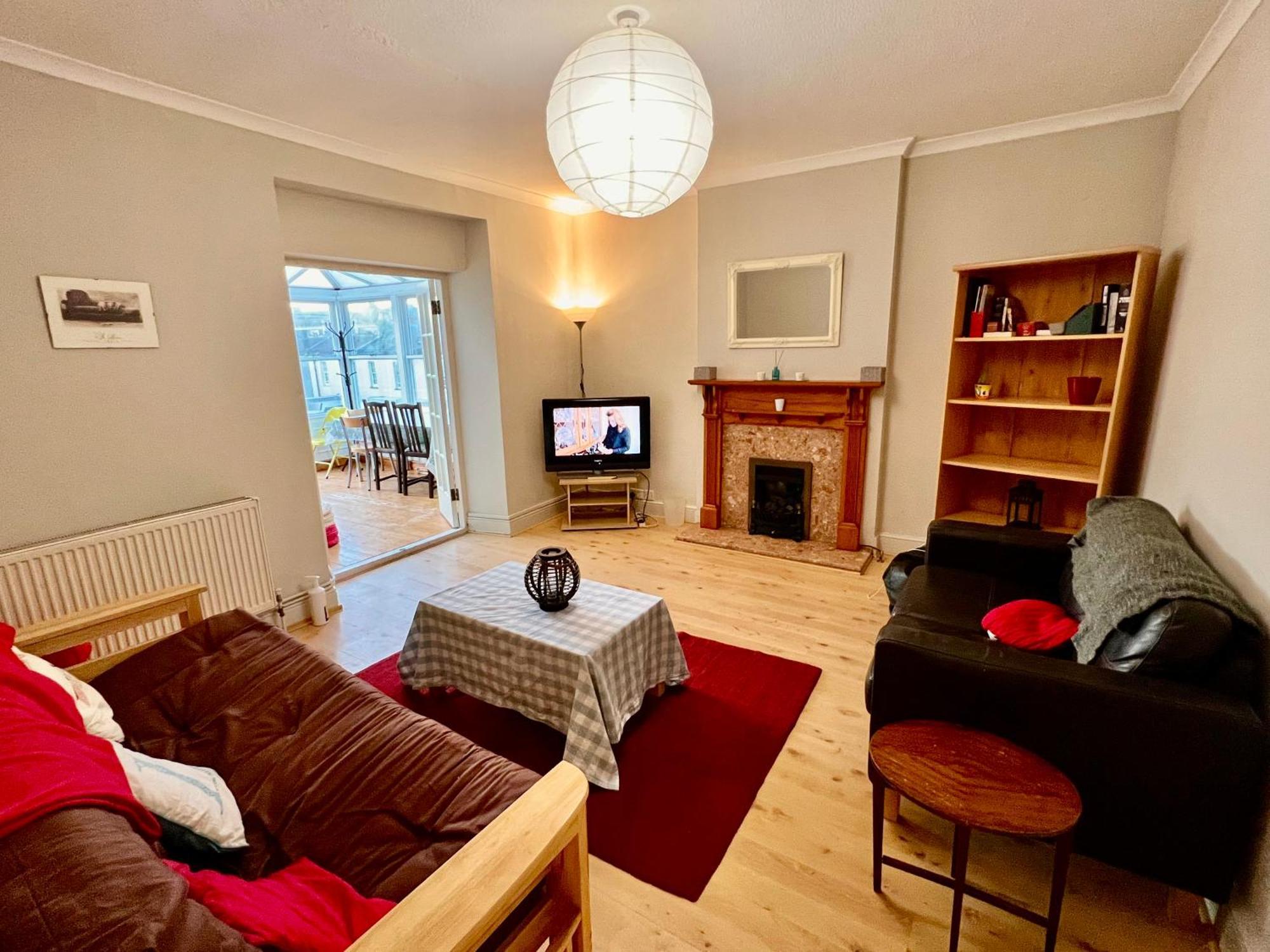 3 Bed Penthouse Flat With Conservatory & Roof Terrace - Views * Bristol