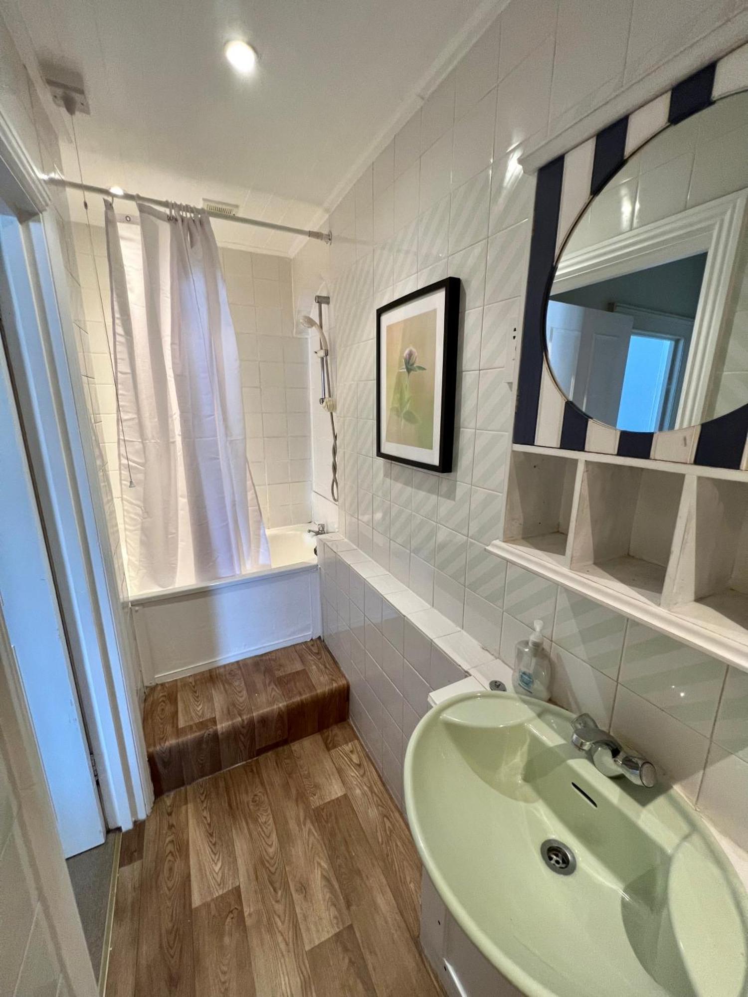 3 Bed Penthouse Flat With Conservatory & Roof Terrace - Views * Bristol