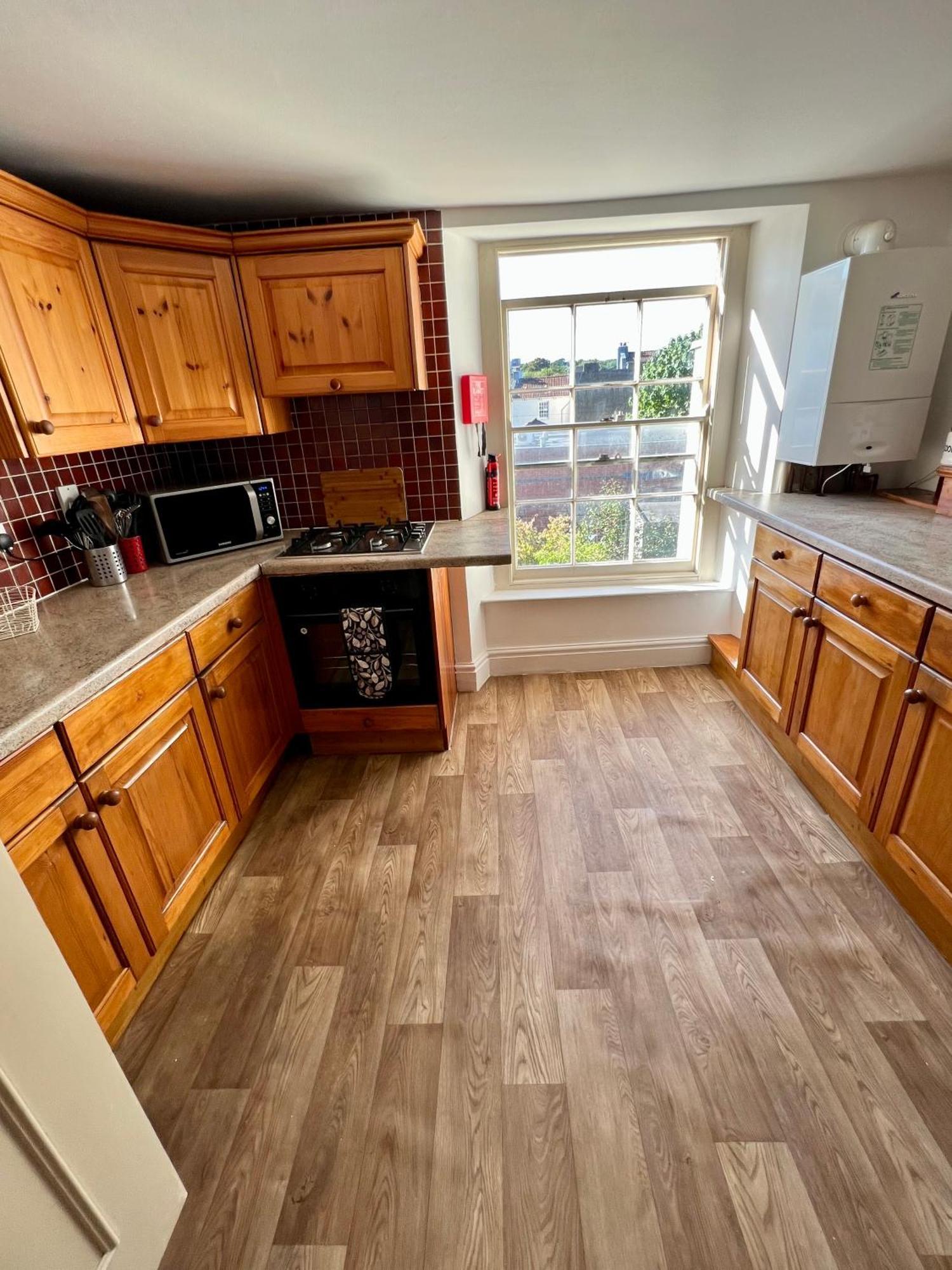 Apartment 3 Bed Penthouse Flat With Conservatory & Roof Terrace - Views Bristol