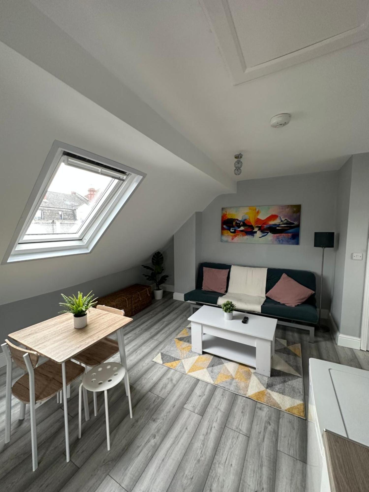 Dvm Escape Flat 3 Apartment *